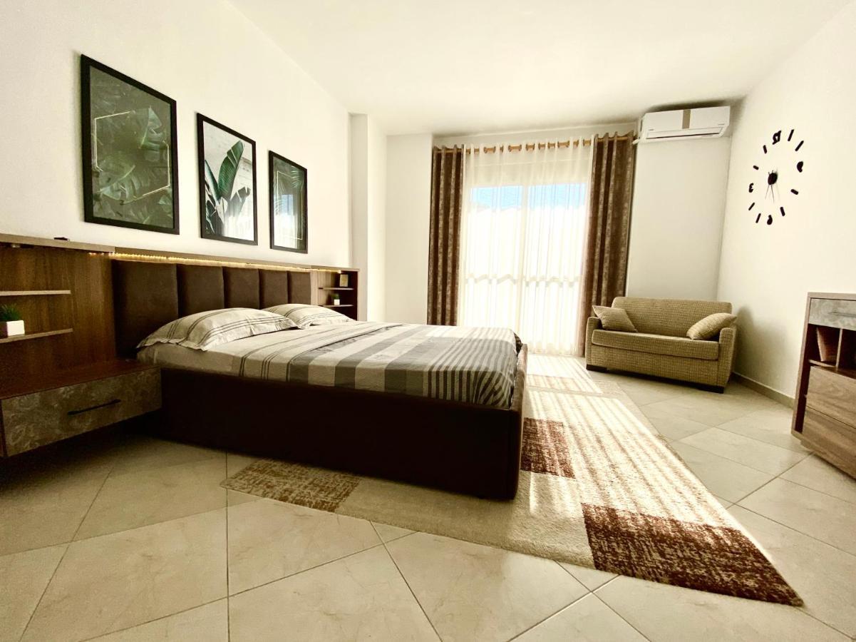Luxury Apartments In City Center Durres Exterior photo